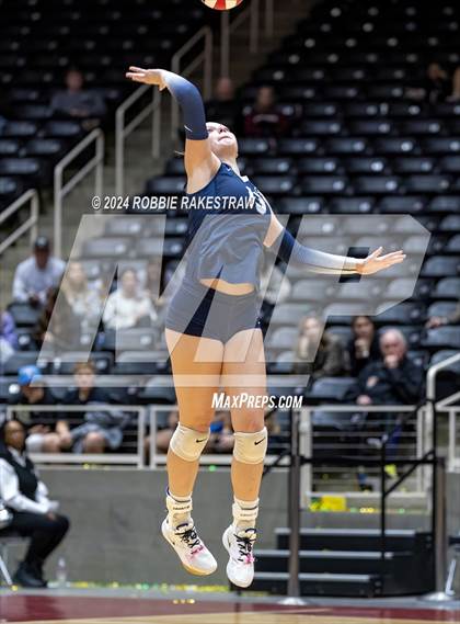 Thumbnail 1 in Goliad vs. Bushland (UIL 3A Volleyball Division 1 Final) photogallery.