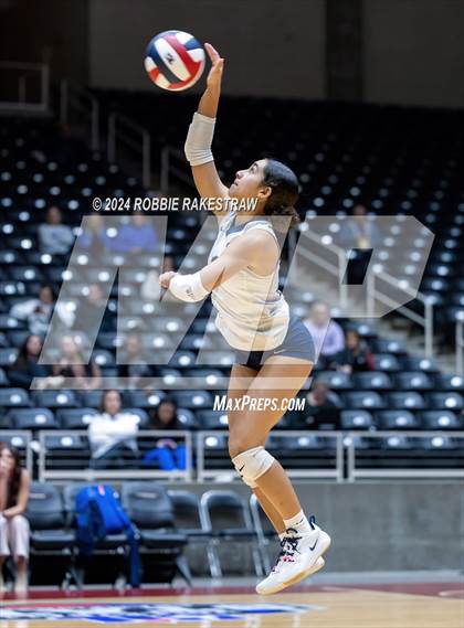 Thumbnail 1 in Goliad vs. Bushland (UIL 3A Volleyball Division 1 Final) photogallery.