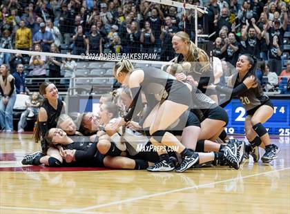Thumbnail 1 in Goliad vs. Bushland (UIL 3A Volleyball Division 1 Final) photogallery.