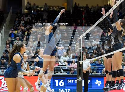 Thumbnail 1 in Goliad vs. Bushland (UIL 3A Volleyball Division 1 Final) photogallery.