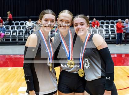 Thumbnail 1 in Goliad vs. Bushland (UIL 3A Volleyball Division 1 Final) photogallery.
