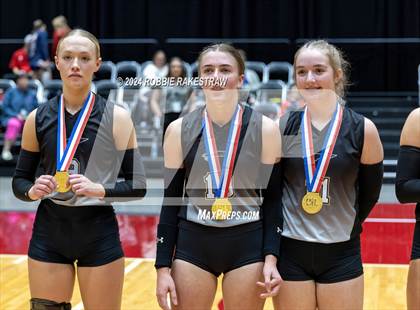 Thumbnail 2 in Goliad vs. Bushland (UIL 3A Volleyball Division 1 Final) photogallery.