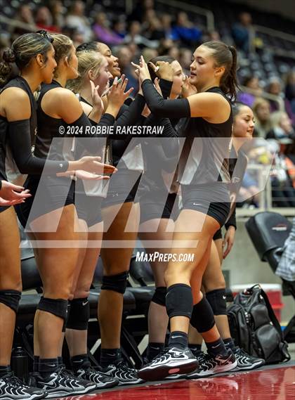 Thumbnail 2 in Goliad vs. Bushland (UIL 3A Volleyball Division 1 Final) photogallery.