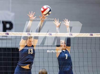 Thumbnail 2 in Goliad vs. Bushland (UIL 3A Volleyball Division 1 Final) photogallery.