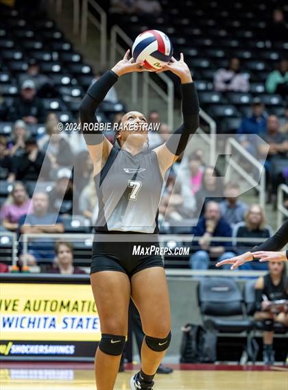 Thumbnail 3 in Goliad vs. Bushland (UIL 3A Volleyball Division 1 Final) photogallery.