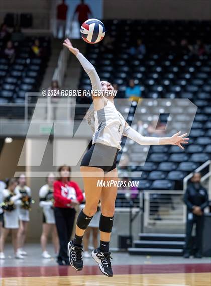 Thumbnail 2 in Goliad vs. Bushland (UIL 3A Volleyball Division 1 Final) photogallery.