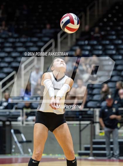 Thumbnail 1 in Goliad vs. Bushland (UIL 3A Volleyball Division 1 Final) photogallery.