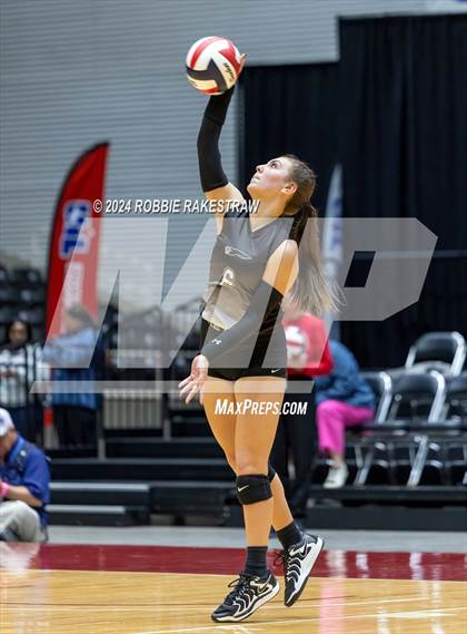 Thumbnail 1 in Goliad vs. Bushland (UIL 3A Volleyball Division 1 Final) photogallery.