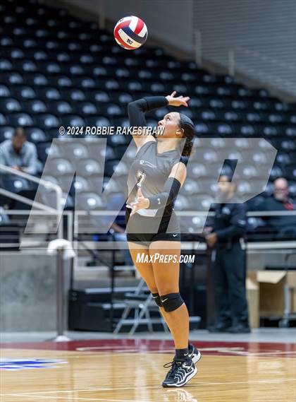 Thumbnail 3 in Goliad vs. Bushland (UIL 3A Volleyball Division 1 Final) photogallery.