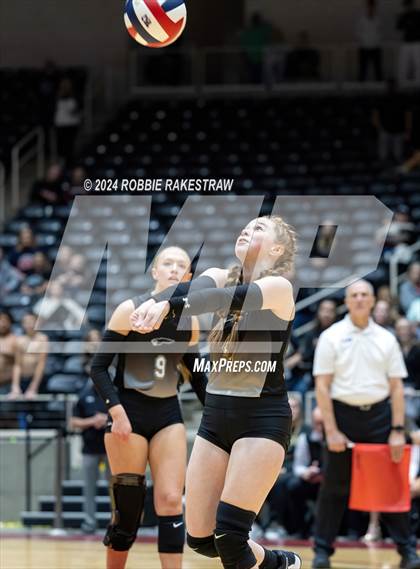 Thumbnail 3 in Goliad vs. Bushland (UIL 3A Volleyball Division 1 Final) photogallery.
