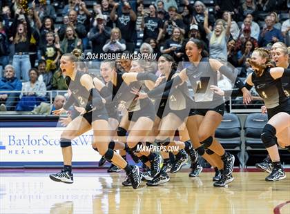 Thumbnail 1 in Goliad vs. Bushland (UIL 3A Volleyball Division 1 Final) photogallery.