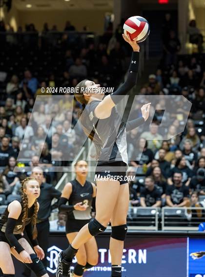 Thumbnail 2 in Goliad vs. Bushland (UIL 3A Volleyball Division 1 Final) photogallery.
