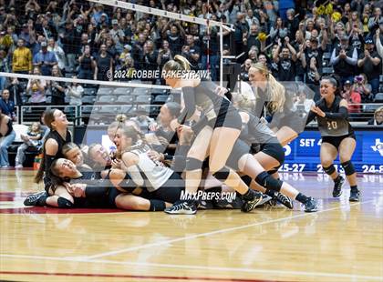 Thumbnail 3 in Goliad vs. Bushland (UIL 3A Volleyball Division 1 Final) photogallery.