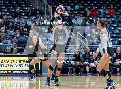 Thumbnail 3 in Goliad vs. Bushland (UIL 3A Volleyball Division 1 Final) photogallery.