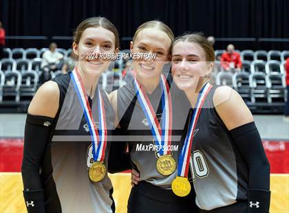 Thumbnail 3 in Goliad vs. Bushland (UIL 3A Volleyball Division 1 Final) photogallery.