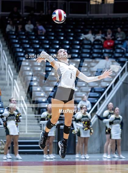 Thumbnail 1 in Goliad vs. Bushland (UIL 3A Volleyball Division 1 Final) photogallery.