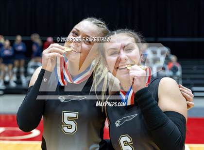 Thumbnail 3 in Goliad vs. Bushland (UIL 3A Volleyball Division 1 Final) photogallery.