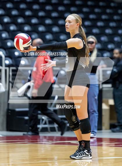Thumbnail 3 in Goliad vs. Bushland (UIL 3A Volleyball Division 1 Final) photogallery.