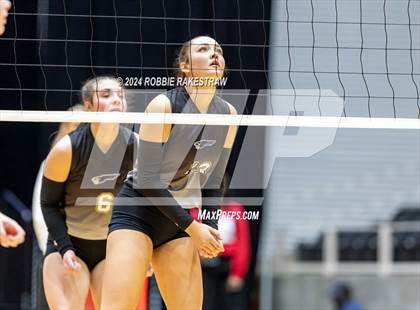 Thumbnail 3 in Goliad vs. Bushland (UIL 3A Volleyball Division 1 Final) photogallery.