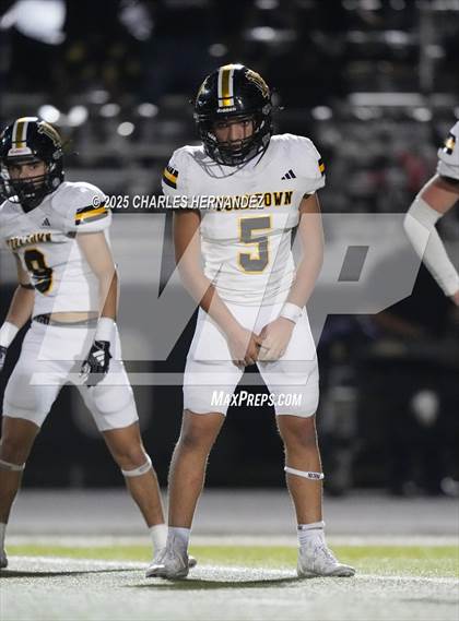 Thumbnail 2 in Yorktown vs. Granger (UIL 2A D2 Football Area) photogallery.