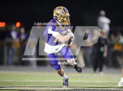 Thumbnail 1 in Yorktown vs. Granger (UIL 2A D2 Football Area) photogallery.