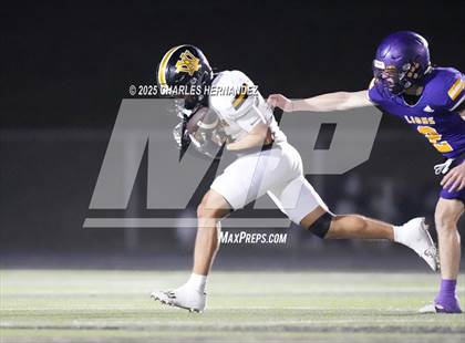 Thumbnail 1 in Yorktown vs. Granger (UIL 2A D2 Football Area) photogallery.