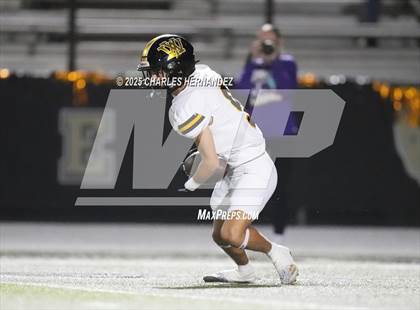 Thumbnail 3 in Yorktown vs. Granger (UIL 2A D2 Football Area) photogallery.