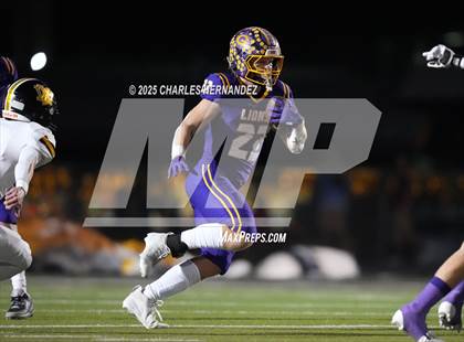 Thumbnail 2 in Yorktown vs. Granger (UIL 2A D2 Football Area) photogallery.