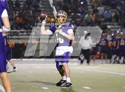 Thumbnail 2 in Yorktown vs. Granger (UIL 2A D2 Football Area) photogallery.