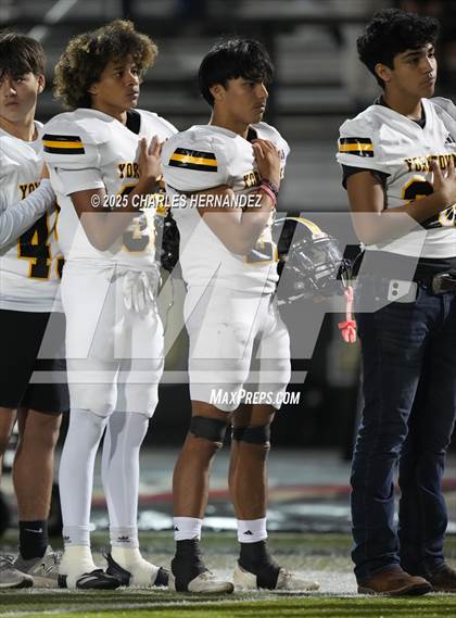 Thumbnail 2 in Yorktown vs. Granger (UIL 2A D2 Football Area) photogallery.