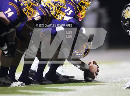 Thumbnail 3 in Yorktown vs. Granger (UIL 2A D2 Football Area) photogallery.