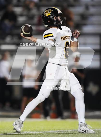 Thumbnail 2 in Yorktown vs. Granger (UIL 2A D2 Football Area) photogallery.