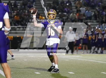 Thumbnail 3 in Yorktown vs. Granger (UIL 2A D2 Football Area) photogallery.