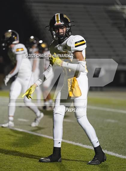 Thumbnail 2 in Yorktown vs. Granger (UIL 2A D2 Football Area) photogallery.