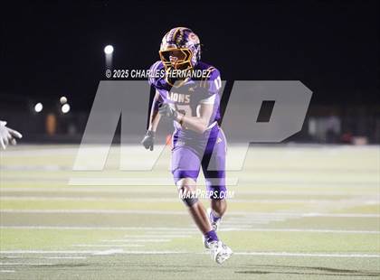 Thumbnail 3 in Yorktown vs. Granger (UIL 2A D2 Football Area) photogallery.