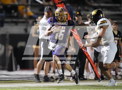 Thumbnail 2 in Yorktown vs. Granger (UIL 2A D2 Football Area) photogallery.