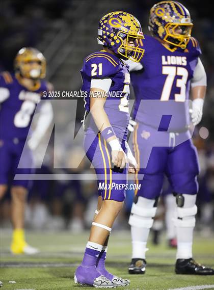 Thumbnail 1 in Yorktown vs. Granger (UIL 2A D2 Football Area) photogallery.