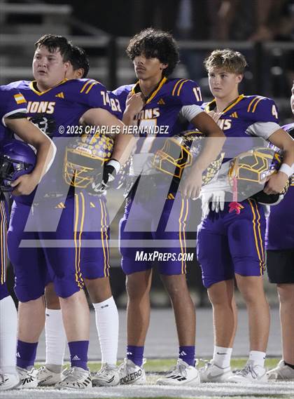 Thumbnail 3 in Yorktown vs. Granger (UIL 2A D2 Football Area) photogallery.