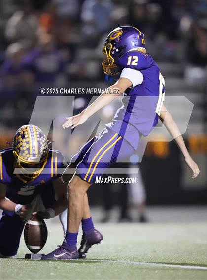 Thumbnail 3 in Yorktown vs. Granger (UIL 2A D2 Football Area) photogallery.