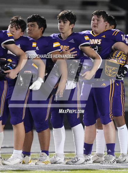 Thumbnail 1 in Yorktown vs. Granger (UIL 2A D2 Football Area) photogallery.