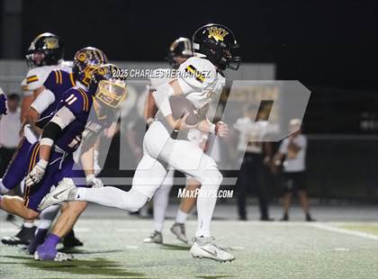 Thumbnail 3 in Yorktown vs. Granger (UIL 2A D2 Football Area) photogallery.