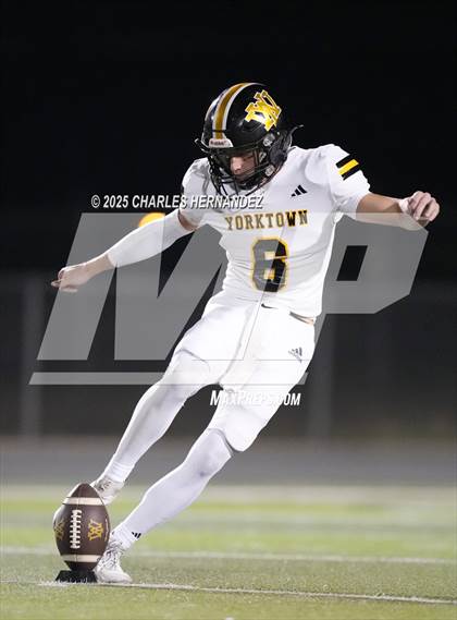 Thumbnail 1 in Yorktown vs. Granger (UIL 2A D2 Football Area) photogallery.