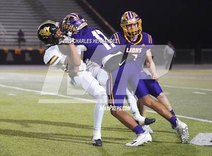 Thumbnail 1 in Yorktown vs. Granger (UIL 2A D2 Football Area) photogallery.