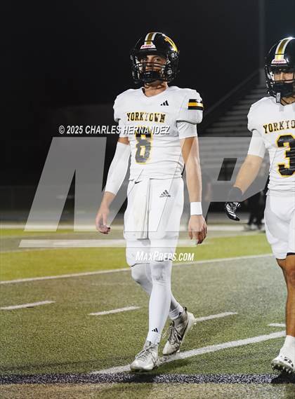 Thumbnail 1 in Yorktown vs. Granger (UIL 2A D2 Football Area) photogallery.