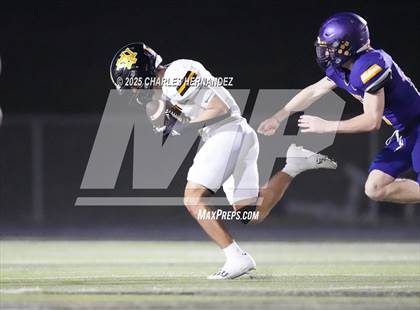 Thumbnail 2 in Yorktown vs. Granger (UIL 2A D2 Football Area) photogallery.