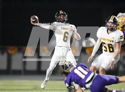 Thumbnail 3 in Yorktown vs. Granger (UIL 2A D2 Football Area) photogallery.