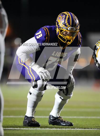 Thumbnail 2 in Yorktown vs. Granger (UIL 2A D2 Football Area) photogallery.