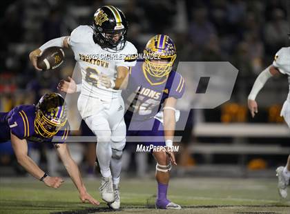 Thumbnail 1 in Yorktown vs. Granger (UIL 2A D2 Football Area) photogallery.