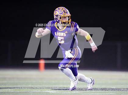 Thumbnail 3 in Yorktown vs. Granger (UIL 2A D2 Football Area) photogallery.