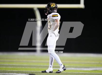 Thumbnail 1 in Yorktown vs. Granger (UIL 2A D2 Football Area) photogallery.